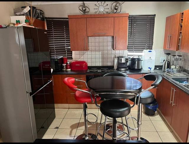 2 BEDROOM TOWNHOUSE FOR SALE IN THORNHILL